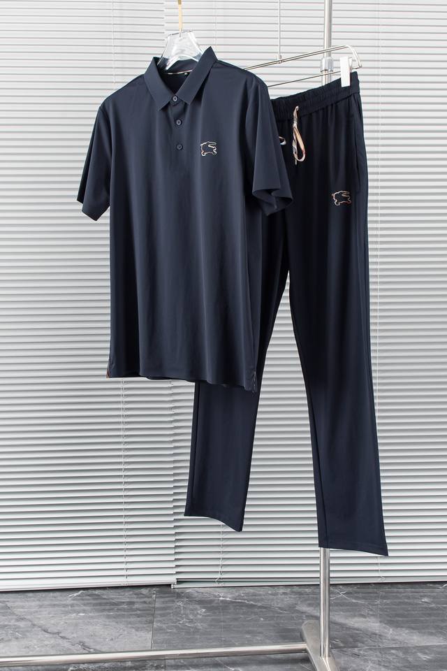 New# 巴宝莉 Burber*Y 24Ss春夏新品套装# Polo短袖+长裤 进口冰丝面料 手感和回弹性都很棒 摸起来很有肉感 给你轻盈舒适的穿着体验 不起球